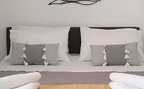 Kalamia'S Cozy Apartment